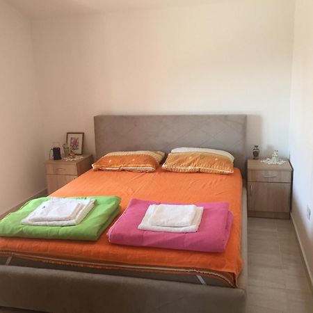 Ruza Vetrova Apartment Bar Ngoại thất bức ảnh