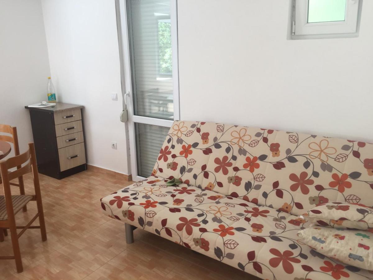 Ruza Vetrova Apartment Bar Ngoại thất bức ảnh