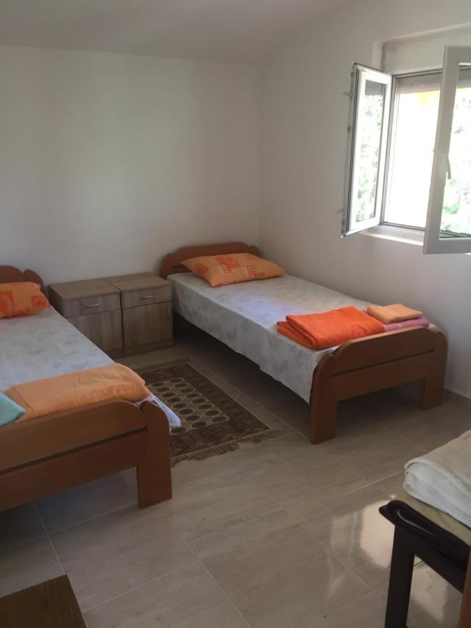 Ruza Vetrova Apartment Bar Ngoại thất bức ảnh